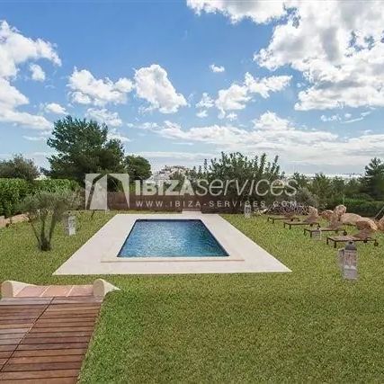 Rent a villa near the center of Ibiza. - Photo 1