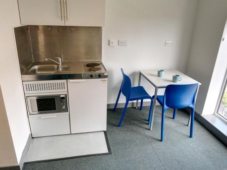 Studio to rent - Photo 5