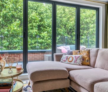 2 Bed Penthouse, Barrowgate Road, W4 - Photo 6