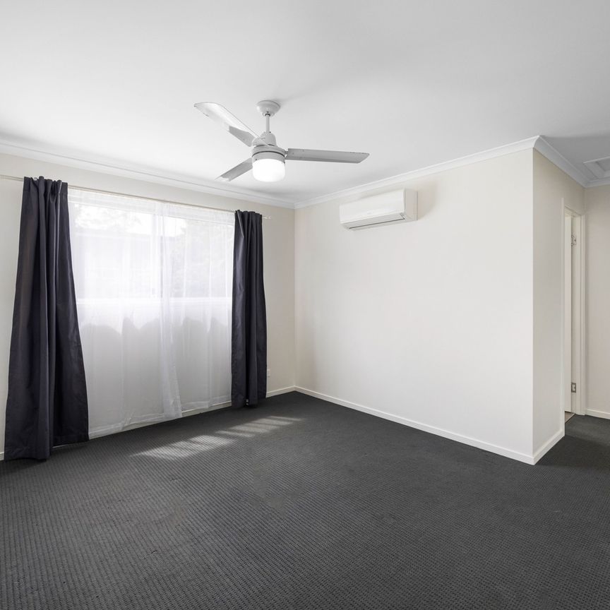 Light-Filled Townhouse Living with Leafy Outdoor Retreat - Photo 1