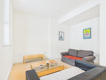 3 bedroom flat to rent - Photo 2
