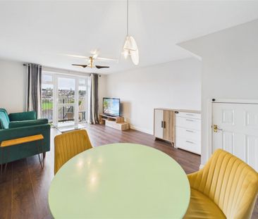 2 bedroom Town house to rent - Photo 2