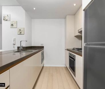 MGM MARTIN - TWO BEDROOM APARTMENT - Photo 2