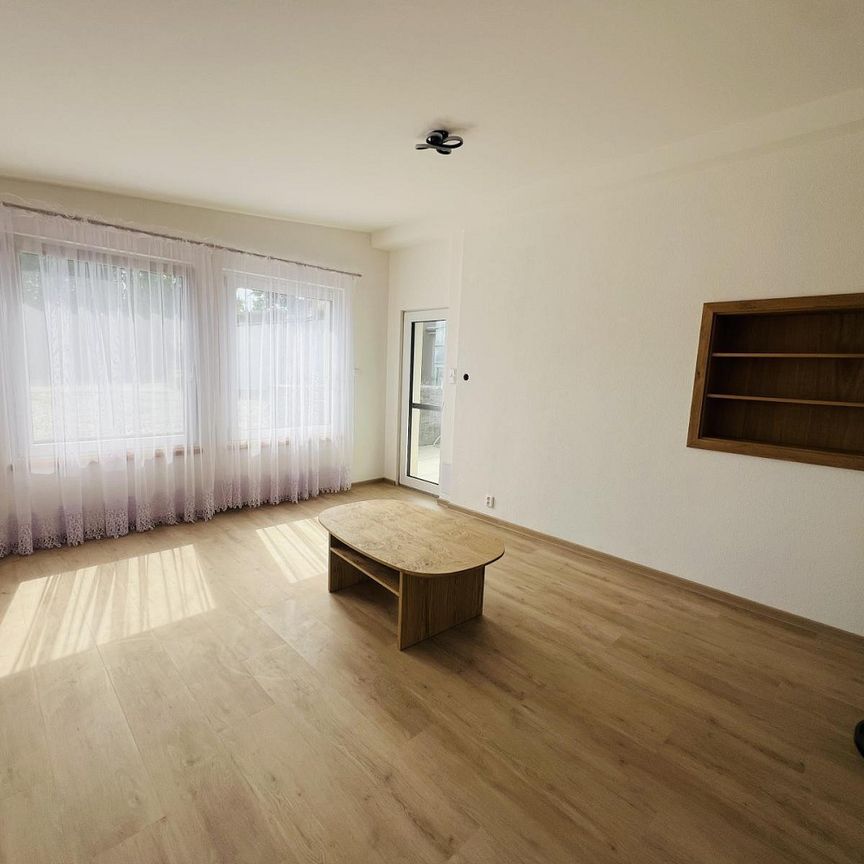 Pronájem domu 100 m² s pozemkem 150 m² - Photo 1