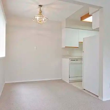 Royal Ridge Apartments — 1 Bedroom available at 315 Agnes Street, New Westminster - Photo 1