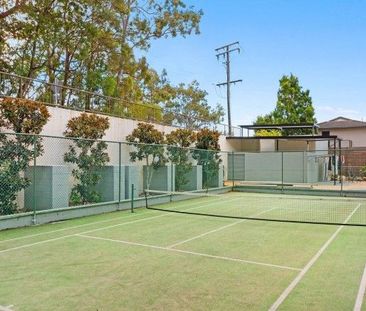 Stunning Views - Massive Balcony - Beautiful Apartment - Photo 6