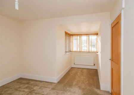 4 bedroom detached house to rent - Photo 5