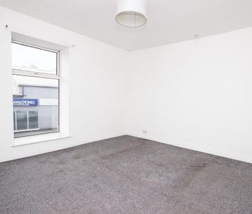 2 bedroom end of terrace house to rent - Photo 3