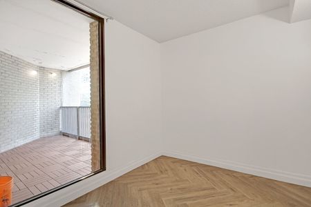 For Lease - 33 Harbour Square Unit# 839, Toronto, Ontario - Photo 2