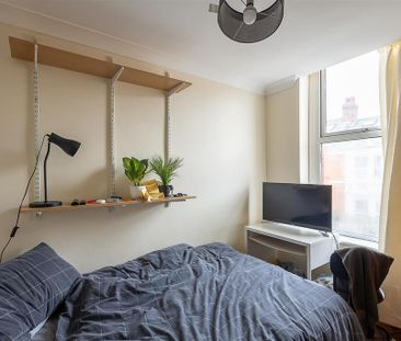 5 bedroom maisonette to rent - Photo 4