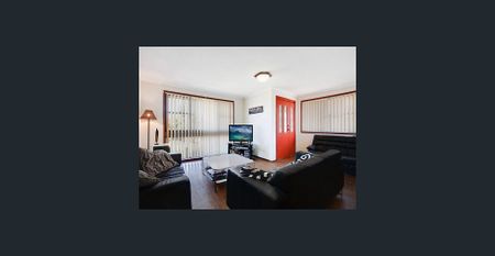 3 Bedroom newly renovated house for rent in Rosemeadow - Photo 2