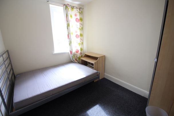 Tewkesbury Street, Cathays - Photo 1