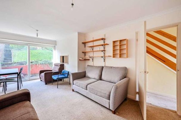 Guildford Park Avenue, Guildford, GU2 - Photo 1