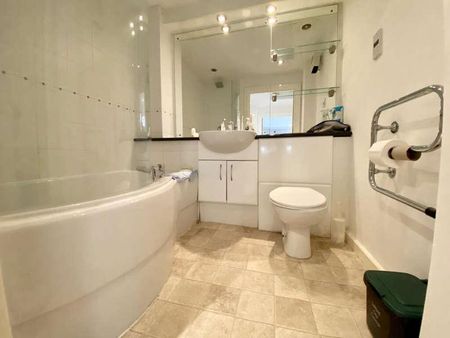 Elmira Way, Salford, M5 - Photo 4