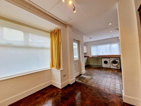 3 bedroom semi-detached house to rent - Photo 3