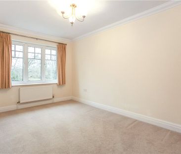 Trumpsgreen Road, Virginia Water, Surrey, GU25 4JE - Photo 2