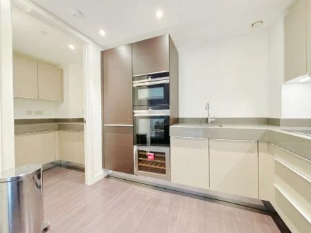 2 bedroom flat in 84 Alie Street - Photo 2