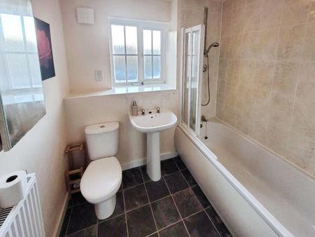 2 bedroom Flat To Let - Photo 5