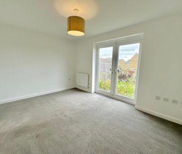 2 bedroom semi-detached house to rent - Photo 5