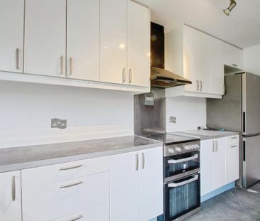 3 bedroom detached house to rent - Photo 6