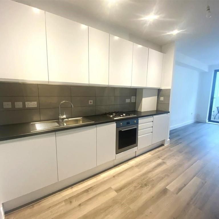 1 bedroom flat to rent - Photo 1