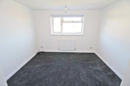2 bedroom semi-detached house to rent - Photo 3