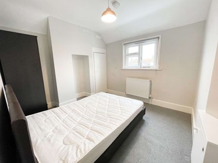 Vibrant Living in the Heart of Brighton Room 2 - Photo 5