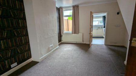 2 bedroom terraced house to rent - Photo 2