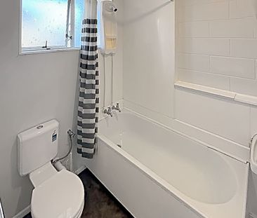 2/46 Awamutu Grove, Waiwhetu - Photo 6
