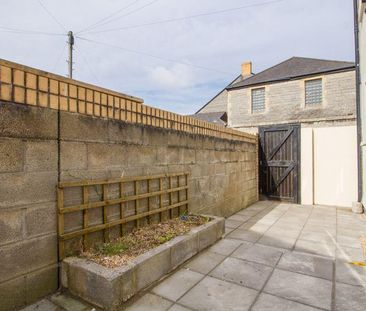 2 bedroom end of terrace house to rent - Photo 1