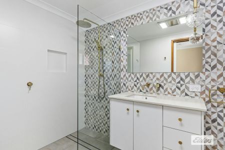 Fully Furnished Studio Apartment - Power, Water & Wifi included in rent. - Photo 5