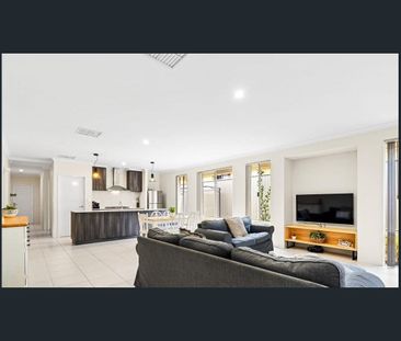 18 Bisque Street, Eglinton - Modern Coastal Living in a Growing Fam... - Photo 2