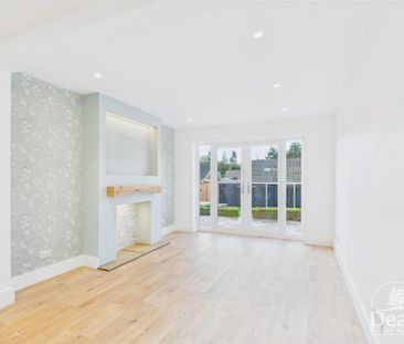 3 bedroom semi-detached bungalow to rent - Photo 2