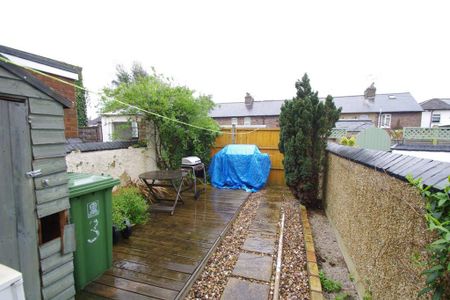 2 bedroom terraced house to rent - Photo 4