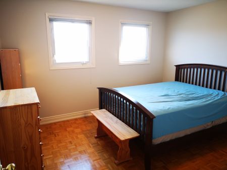 For Lease - 4471 Weeping Willow Drive, Mississauga, Ontario - Photo 2