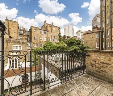 Remarkable Georgian family house, packed with charming and contemporary features. 3 - 4 double bedrooms, 3 bathrooms, 3 - 4 reception rooms, kitchen, garden, balcony and vault storage. - Photo 1