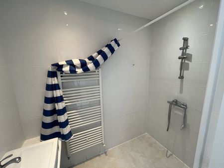 Location Maison 3 pièces 74m² JARNAC 16200 - Photo 4