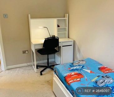 2 bedroom semi-detached house to rent - Photo 4