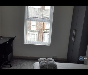 1 bedroom in a house share to rent - Photo 3