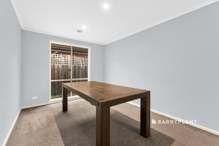 Spacious Family Home in Oatlands Estate - Photo 3