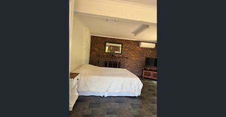 Welcome to 28 Knight Street, Rochedale South – One-Bedroom Studio Living - Photo 5