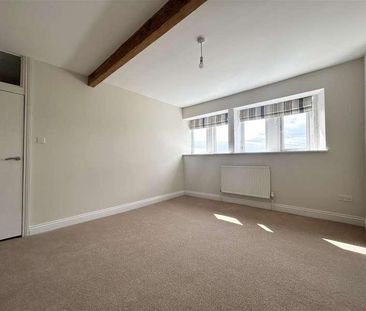 Near Bank, Shelley, Huddersfield, HD8 - Photo 2