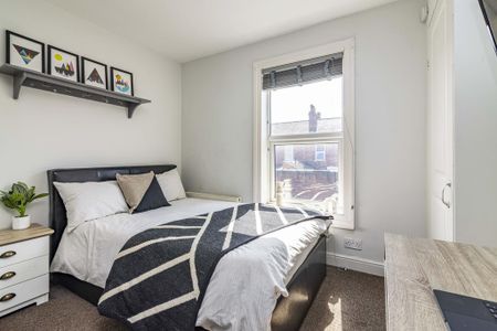 4 bedroom terraced house to rent - Photo 5