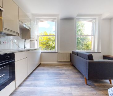 Apt 7, 27 Hyde Terrace - Photo 2