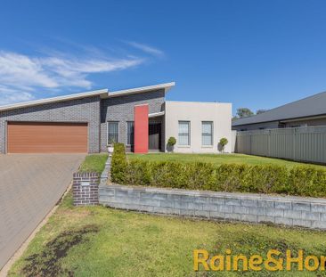 Executive Family Home - Photo 5