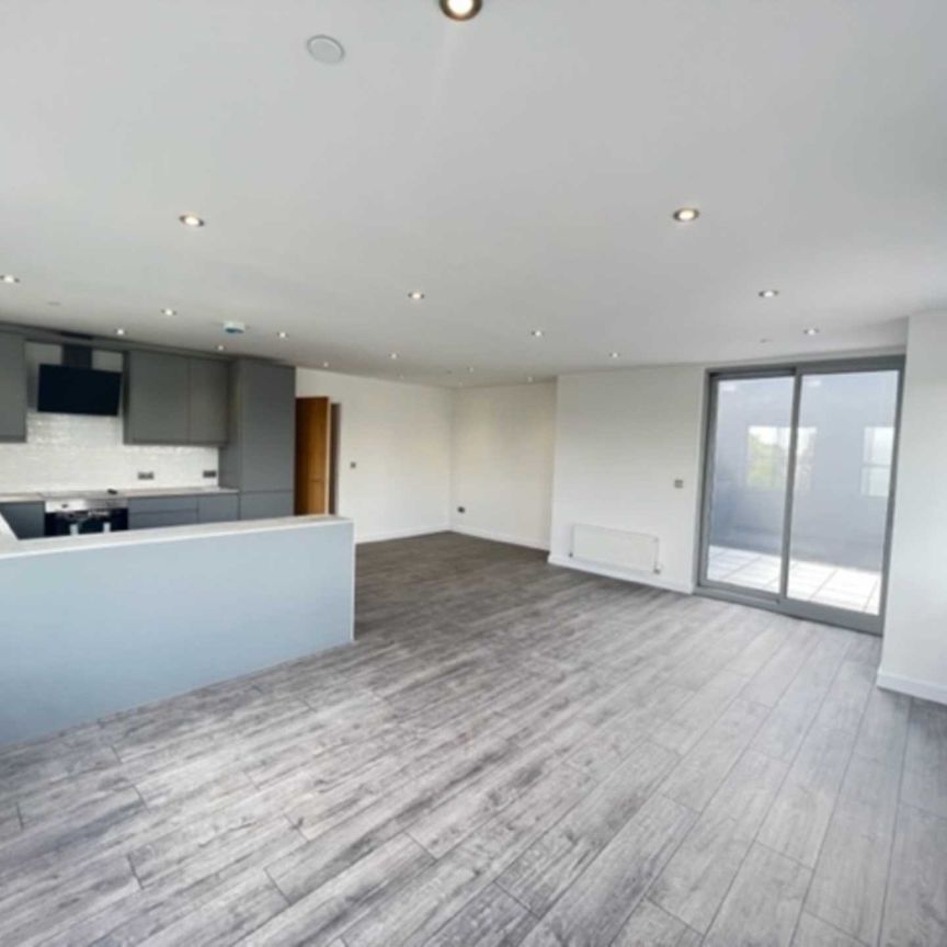 Hermit Road, Canning Town - Photo 1