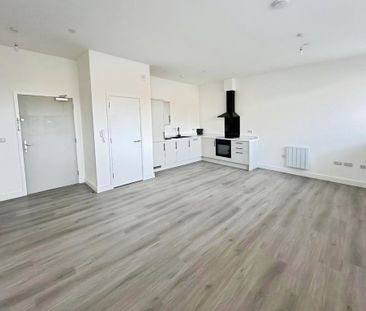 1 bedroom penthouse to rent - Photo 5