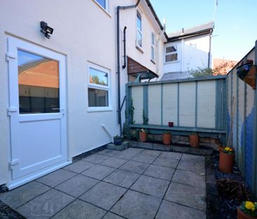 2 bedroom terraced house to rent - Photo 6
