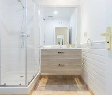 Room in a shared 41-bedroom apartment for rent in Justicia - Photo 5