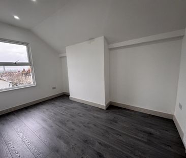 3 bedroom flat to rent - Photo 3